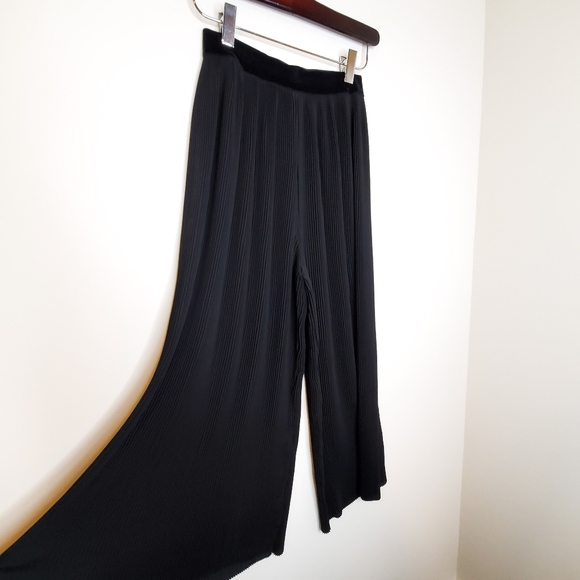 Zara Basic Wide Leg Accordion Pleat Culottes - Picture 3 of 11